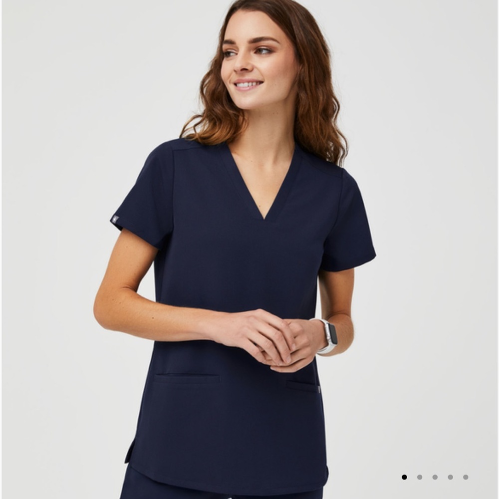 Figs Casma Three pocket scrub top - size small